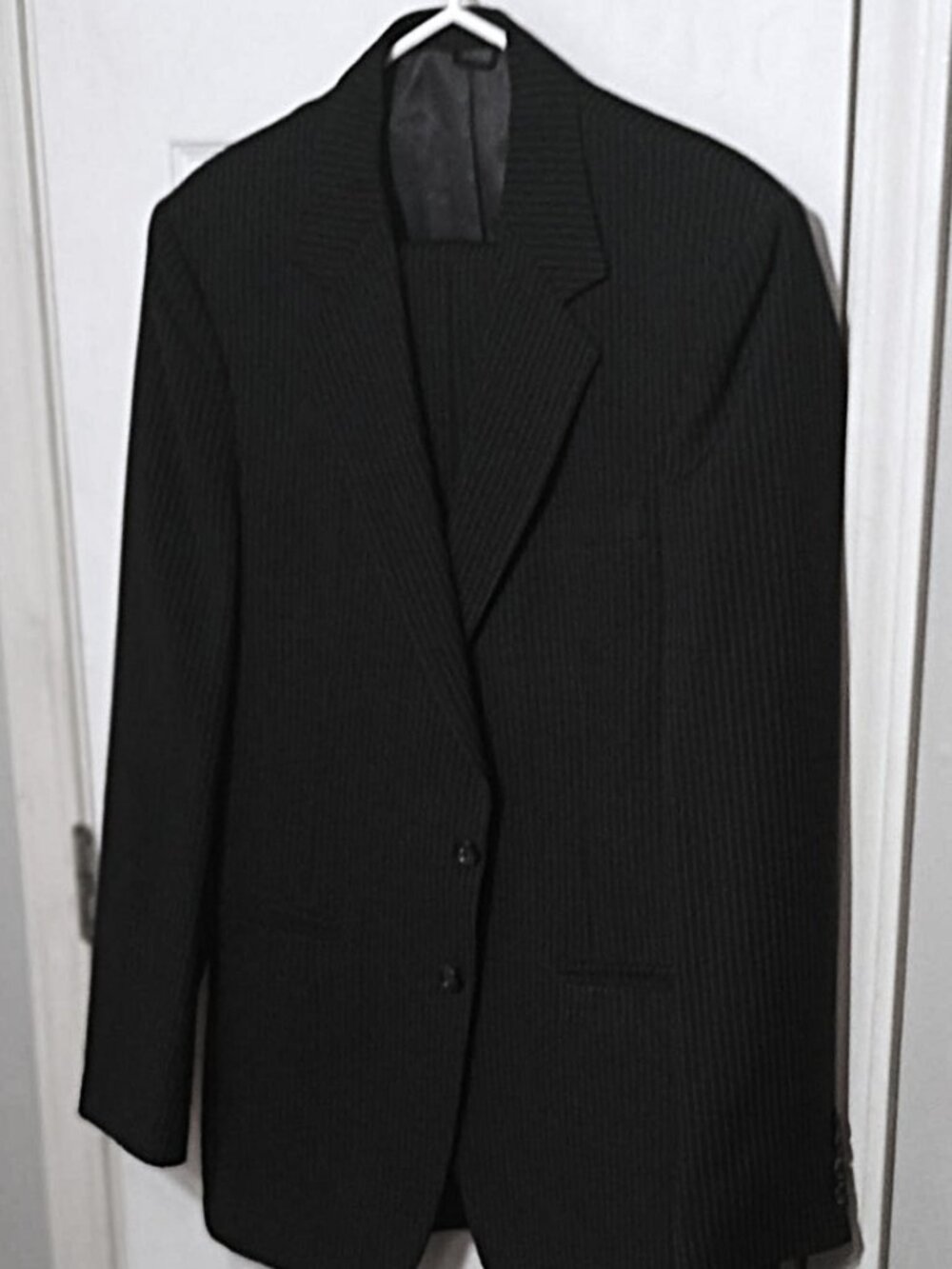 Amesbury Men Charcoal Pinstripe 2 Piece Suit  40L
